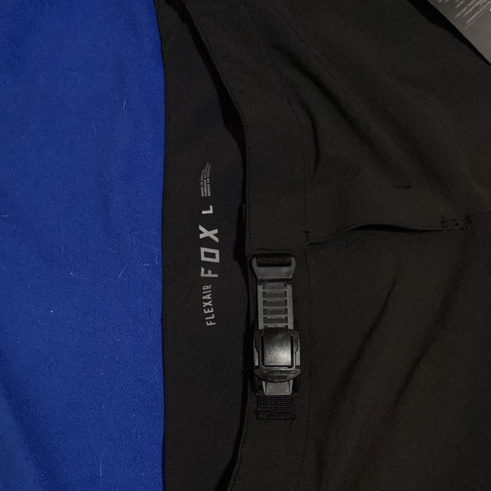 Fox Flexair Women MTB shorts. Size L color black - Picture 3 of 3